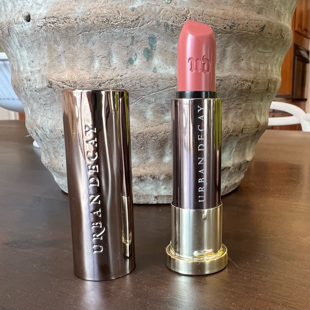 Urban Decay Ravenswood Cream Lipstick